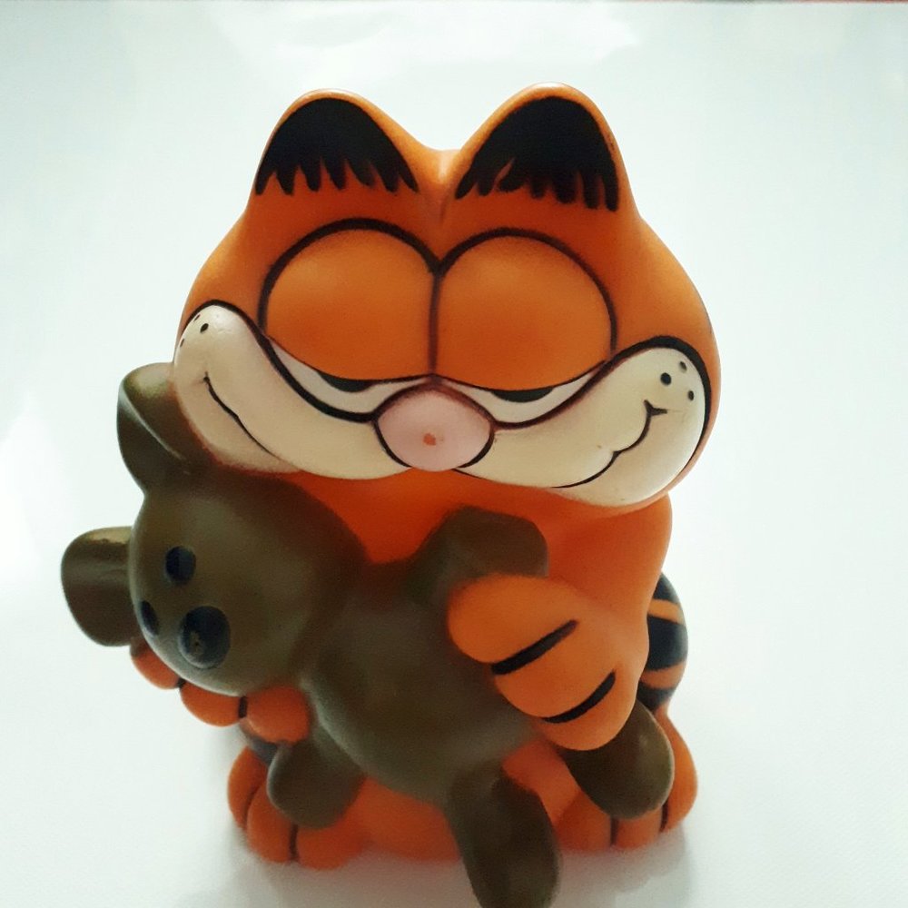 Vintage Garfield and Pooky Plastic Coin Bank